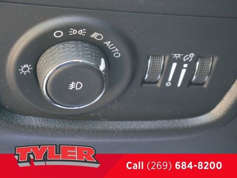 Used 2024 Jeep Grand Cherokee L Limited AWD/4WD image 23