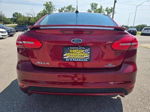 Used 2015 Ford Focus SE w/ SE Sport Package FWD image 6