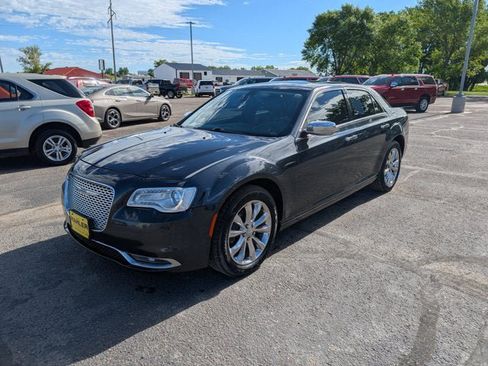 Used 2016 Chrysler 300 C AWD/4WD image 4
