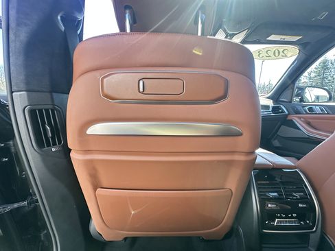 Used 2023 BMW X7 M60i w/ Executive Package image 39