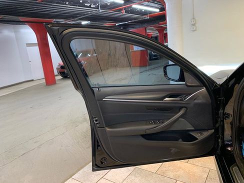 Used 2022 BMW 540i xDrive w/ M Sport Package image 13