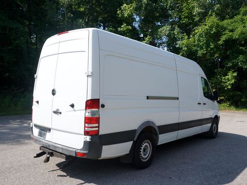 Used 2016 Freightliner Sprinter 2500 image 5