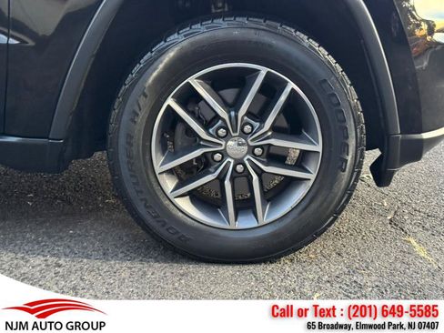 Used 2017 Jeep Grand Cherokee Limited AWD/4WD image 21