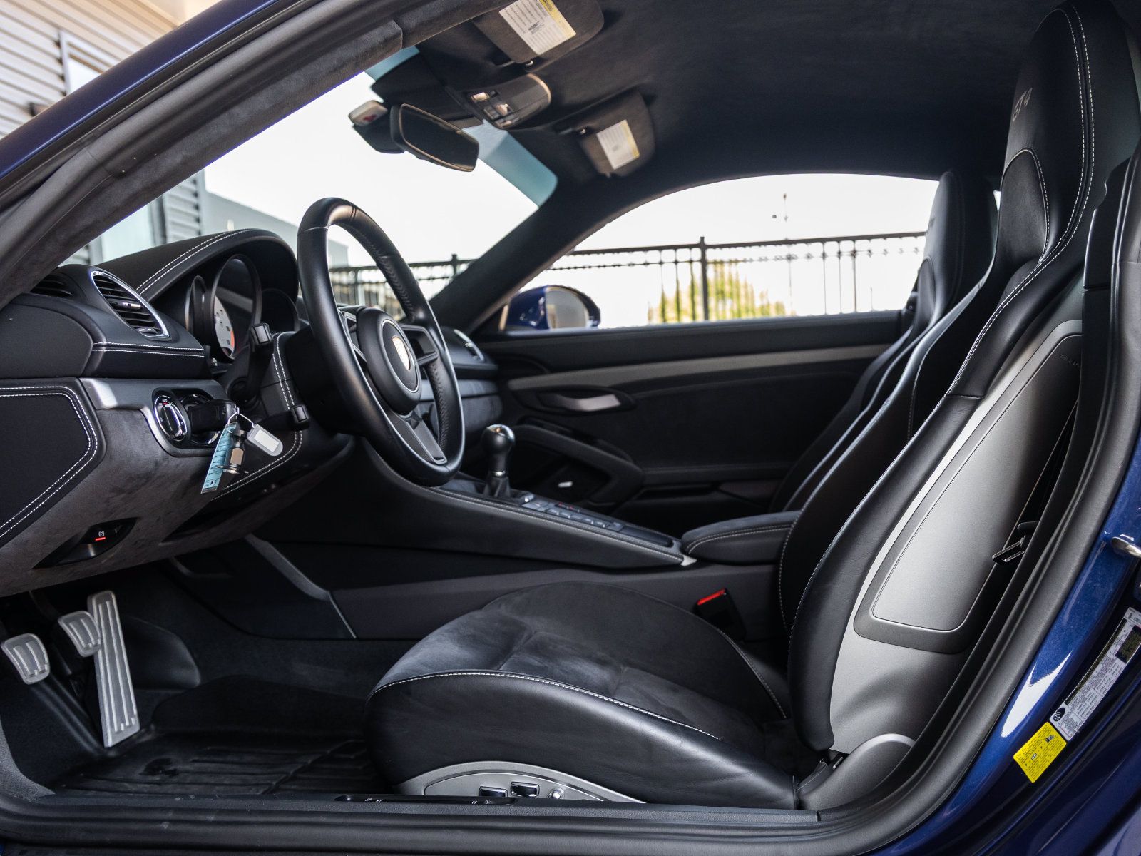 Certified 2020 Porsche 718 Cayman GT4 RWD image 31