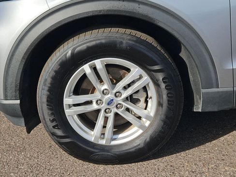 Used 2022 Ford Explorer XLT image 10