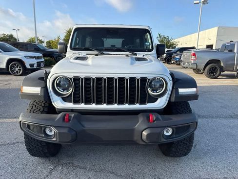 Used 2025 Jeep Wrangler Unlimited Rubicon AWD/4WD image 8