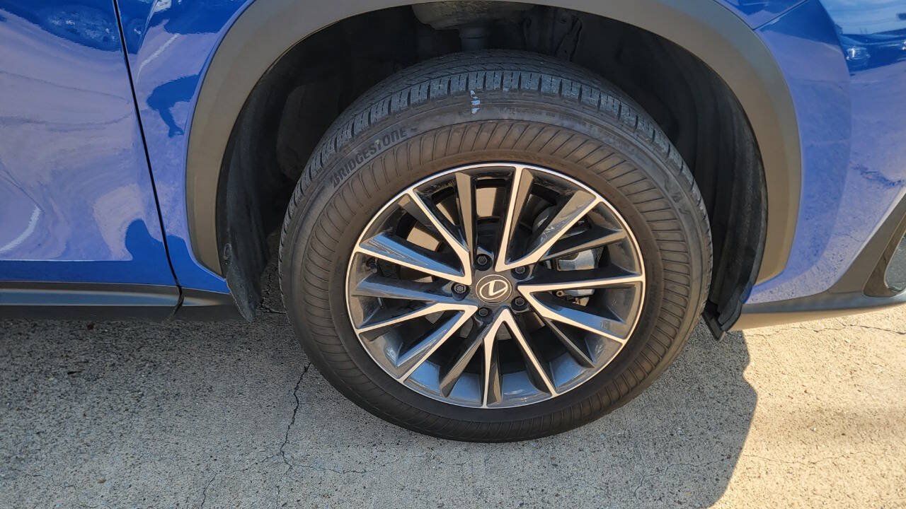Used 2025 Lexus NX 250 FWD w/ Accessory Package (2T) image 7