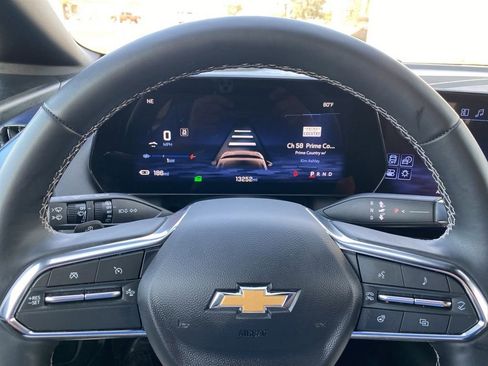 Used 2025 Chevrolet Equinox EV LT w/ Convenience Package image 44