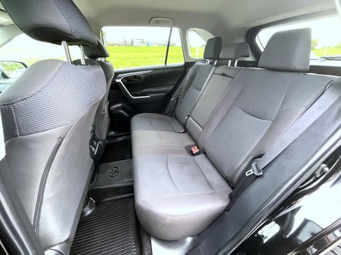 Used 2022 Toyota RAV4 LE AWD/4WD image 20