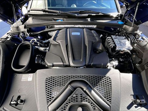 New 2026 Porsche Macan GTS image 12