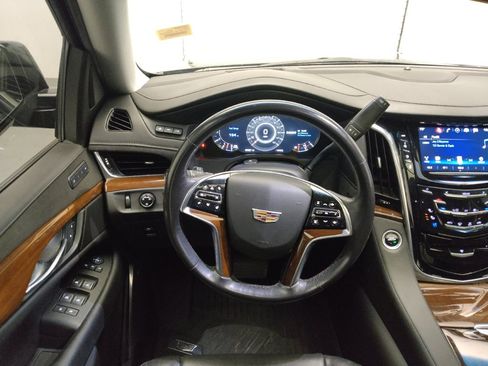 Used 2019 Cadillac Escalade Premium Luxury w/ Escalade Sport Edition RWD image 22