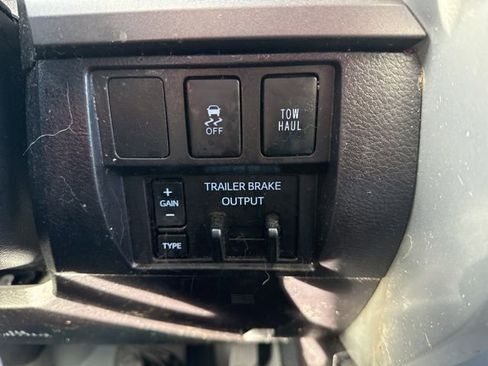 Used 2016 Toyota Tundra SR5 w/ SR5 Upgrade Package image 16