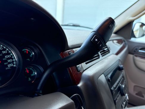 Used 2014 GMC Yukon XL SLT image 23