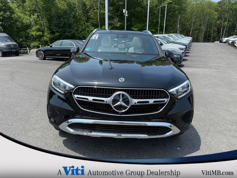 Used 2024 Mercedes-Benz GLC 300 4MATIC image 3