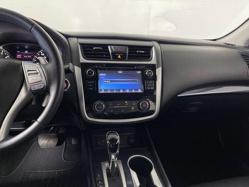 Used 2018 Nissan Altima 2.5 SR w/ SR Midnight Edition FWD image 15