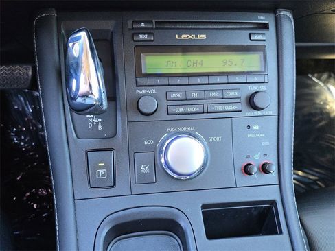 Used 2012 Lexus CT 200h image 27