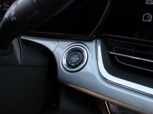 Certified 2025 Chevrolet Trax LT image 18