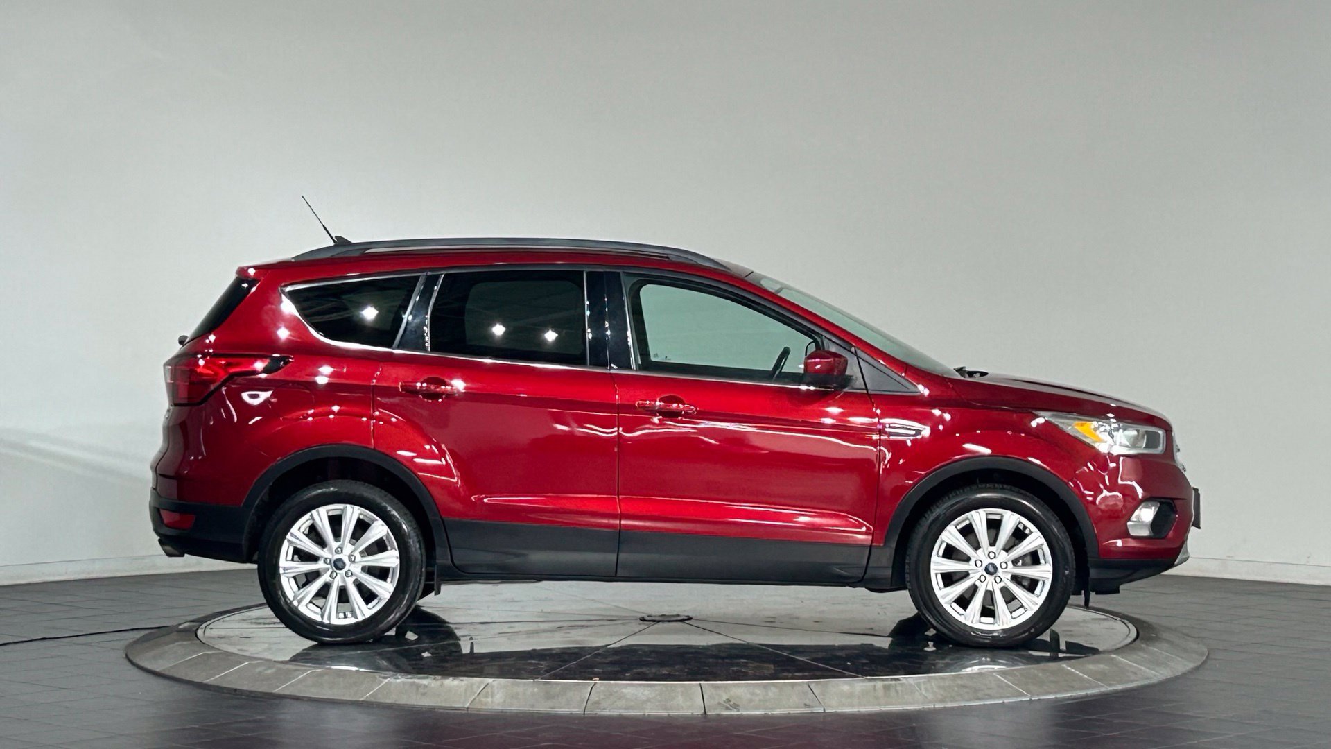 Used 2019 Ford Escape SEL AWD/4WD image 11