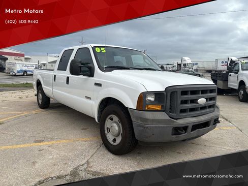 Used 2005 Ford F250 XL image 1