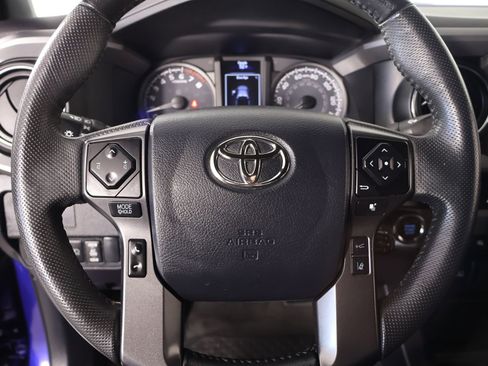 Used 2023 Toyota Tacoma TRD Sport image 3