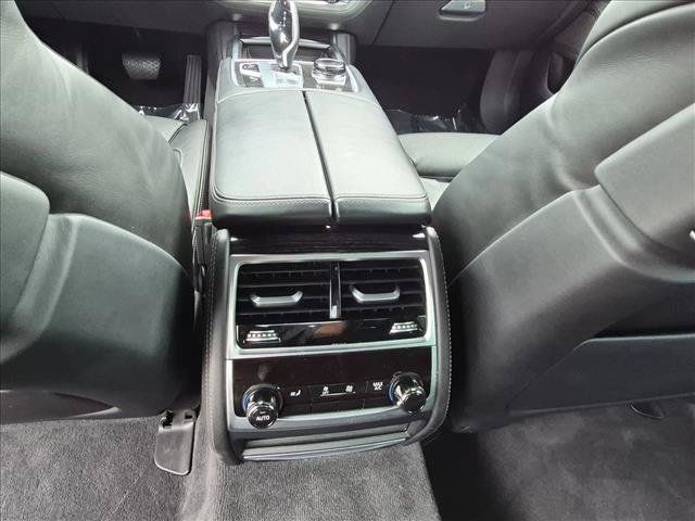 Used 2016 BMW 740i RWD image 18