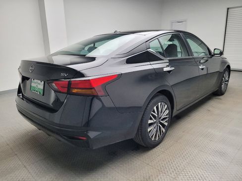 Used 2023 Nissan Altima 2.5 SV image 9