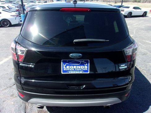 Used 2017 Ford Escape SE image 5