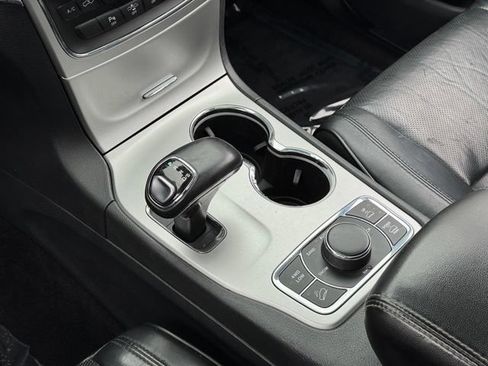 Used 2015 Jeep Grand Cherokee High Altitude AWD/4WD image 17
