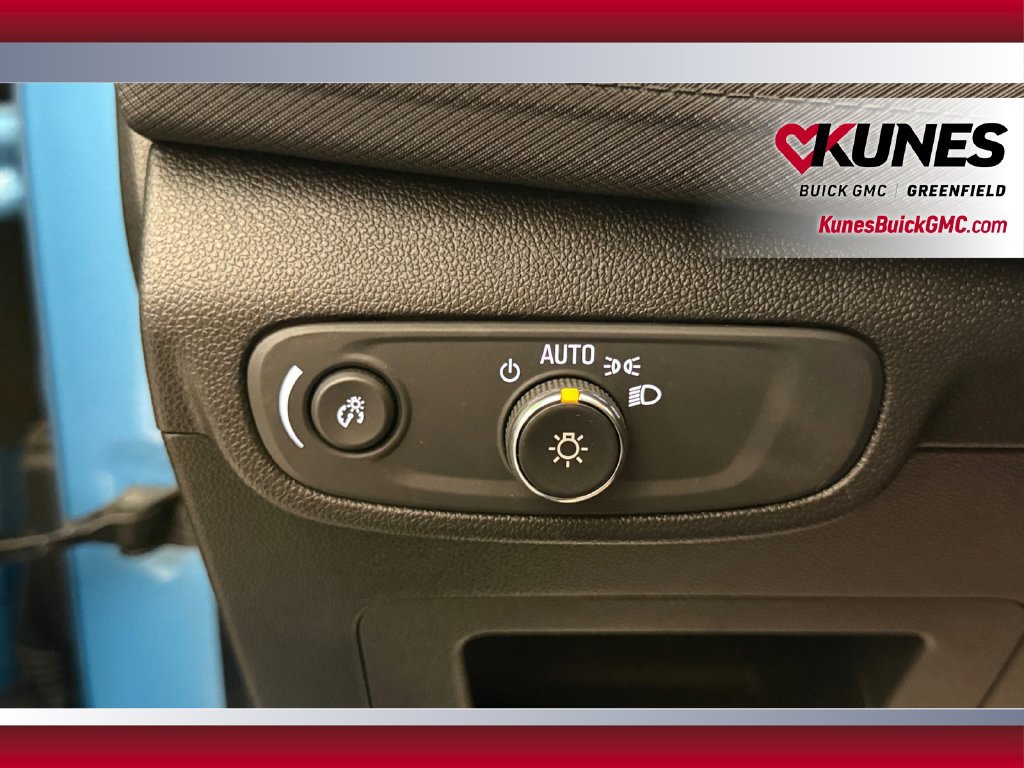 Used 2025 Chevrolet TrailBlazer LT AWD/4WD image 19