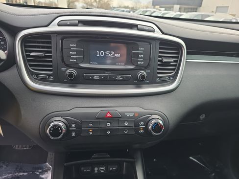 Used 2016 Kia Sorento LX image 22