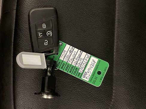 Used 2019 Volkswagen Tiguan SEL Premium R-Line AWD/4WD image 30