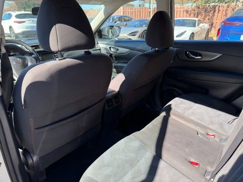 Used 2016 Nissan Rogue S image 13