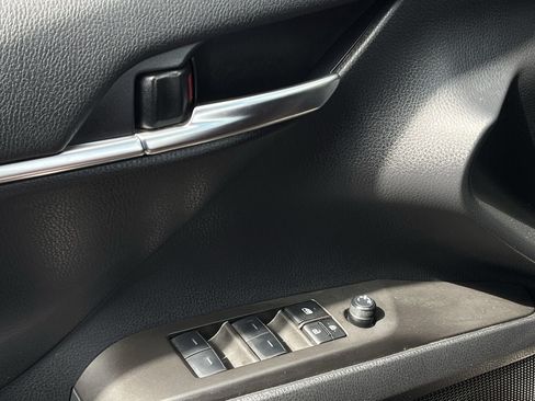 Used 2024 Toyota Camry SE FWD image 21