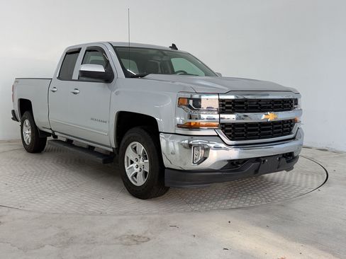 Used 2017 Chevrolet Silverado 1500 LT w/ All Star Edition AWD/4WD image 7