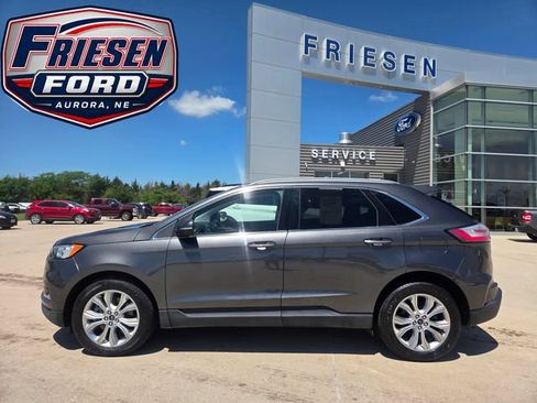 Used 2020 Ford Edge Titanium AWD/4WD image 4