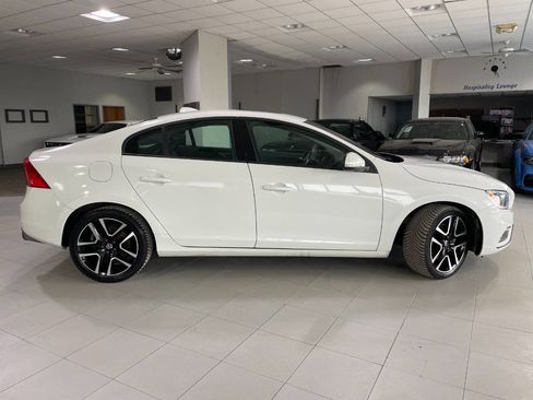 Used 2017 Volvo S60 T5 Dynamic w/ Vision Package image 8