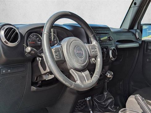 Used 2016 Jeep Wrangler Unlimited Rubicon w/ Dual Top Group image 10