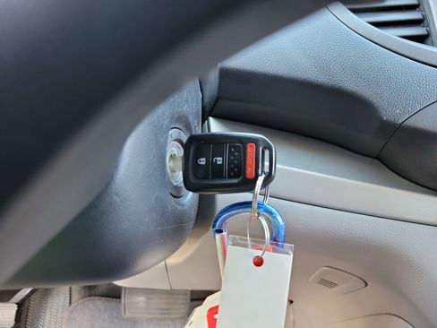 Used 2014 Honda CR-V LX image 29