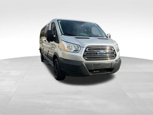 Used 2015 Ford Transit 350 XLT image 7