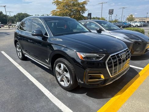 Used 2023 Audi Q5 2.0T Premium Plus w/ Premium Plus Package AWD/4WD image 1