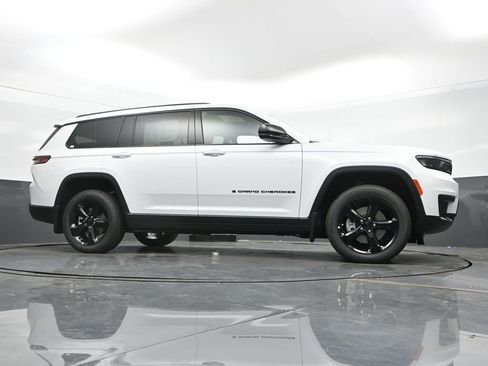 New 2025 Jeep Grand Cherokee L Altitude image 41