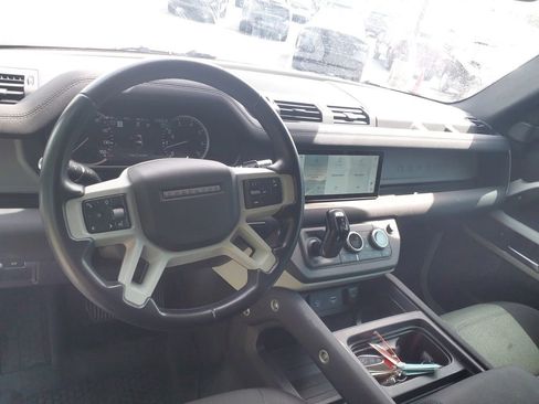 Used 2022 Land Rover Defender 90 AWD/4WD image 17