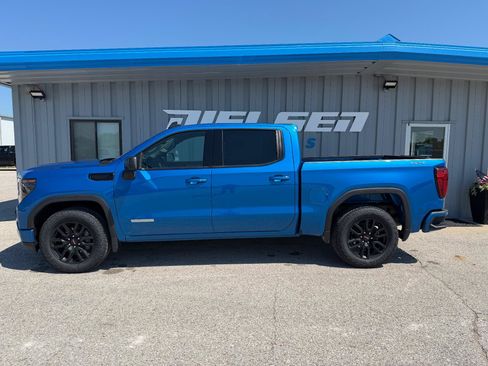 Used 2022 GMC Sierra 1500 Elevation AWD/4WD image 1
