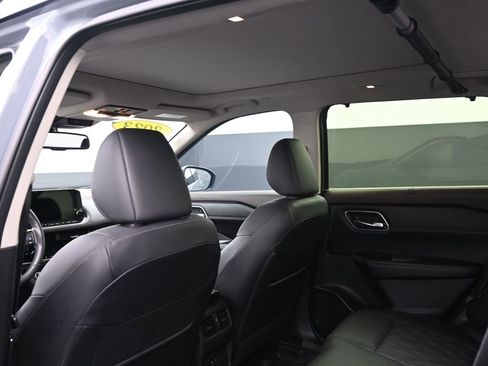 Used 2023 Nissan Rogue Platinum image 23