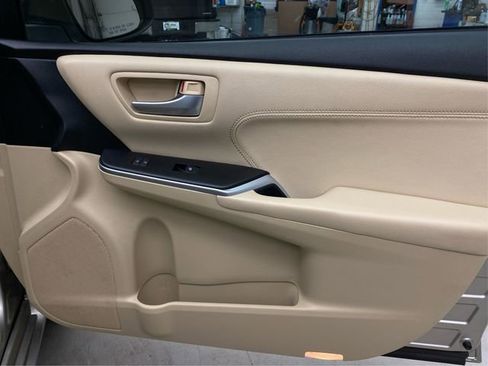 Used 2015 Toyota Camry XLE image 27