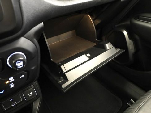 Used 2020 Jeep Renegade Limited image 26