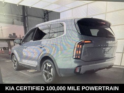 Certified 2023 Kia Telluride EX w/ EX Captain's Chair Package FWD image 3