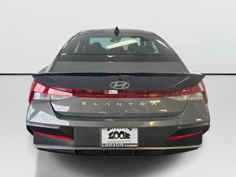 New 2026 Hyundai Elantra SEL Sport Premium FWD image 4