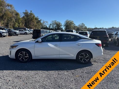 Used 2024 Nissan Sentra SV image 2