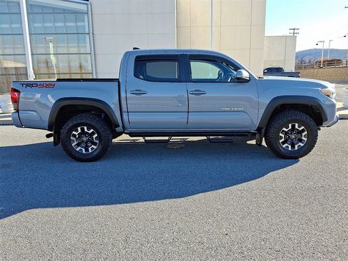 Certified 2019 Toyota Tacoma image 12